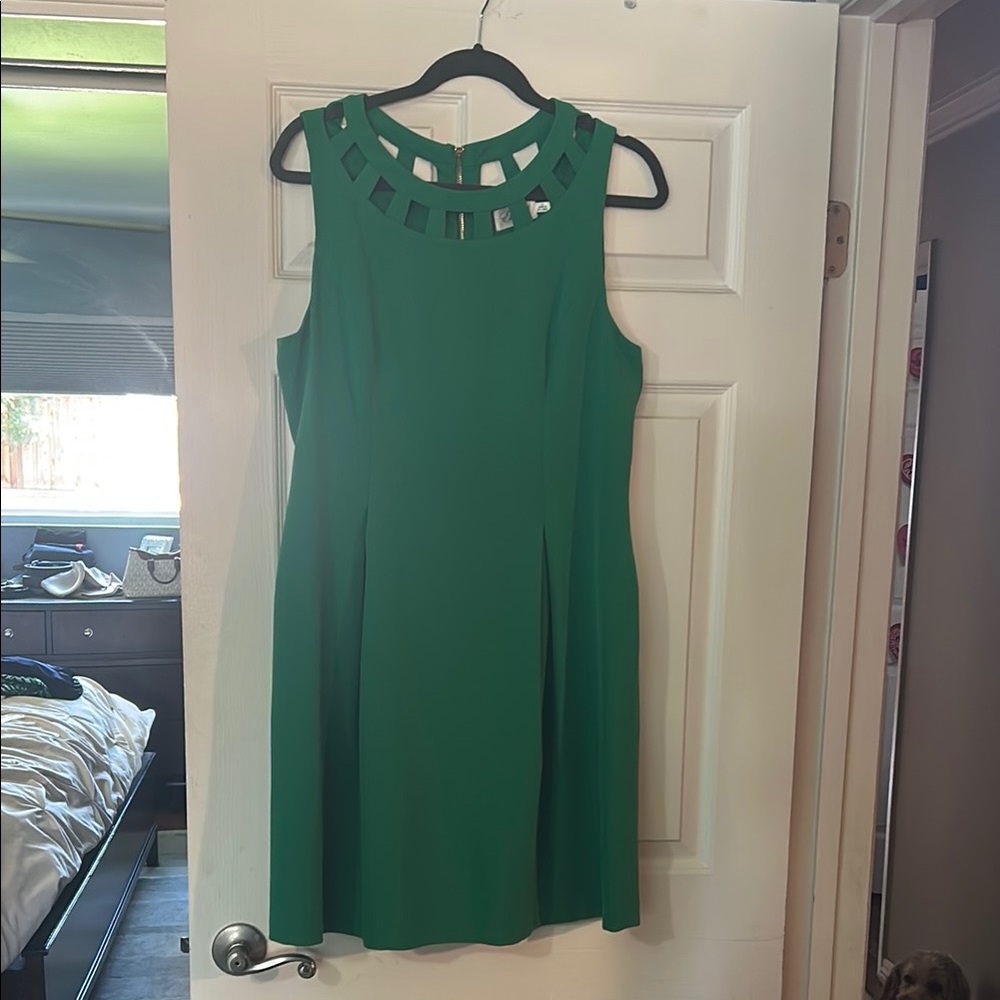 Elegant Green Sleeveless Dress